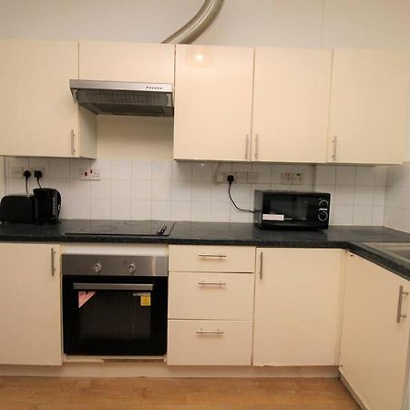 דירות לונדון Ideal 2 Bed Flat Close To City מראה חיצוני תמונה