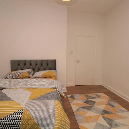 דירות לונדון Ideal 2 Bed Flat Close To City מראה חיצוני תמונה