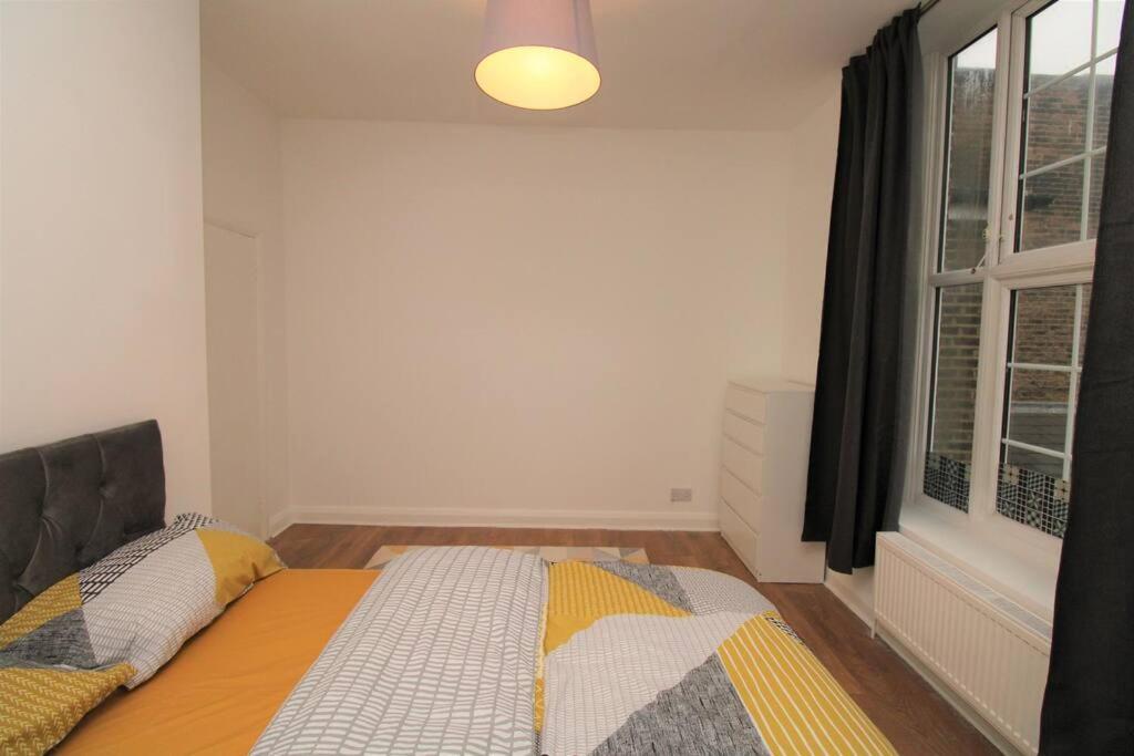דירות לונדון Ideal 2 Bed Flat Close To City מראה חיצוני תמונה