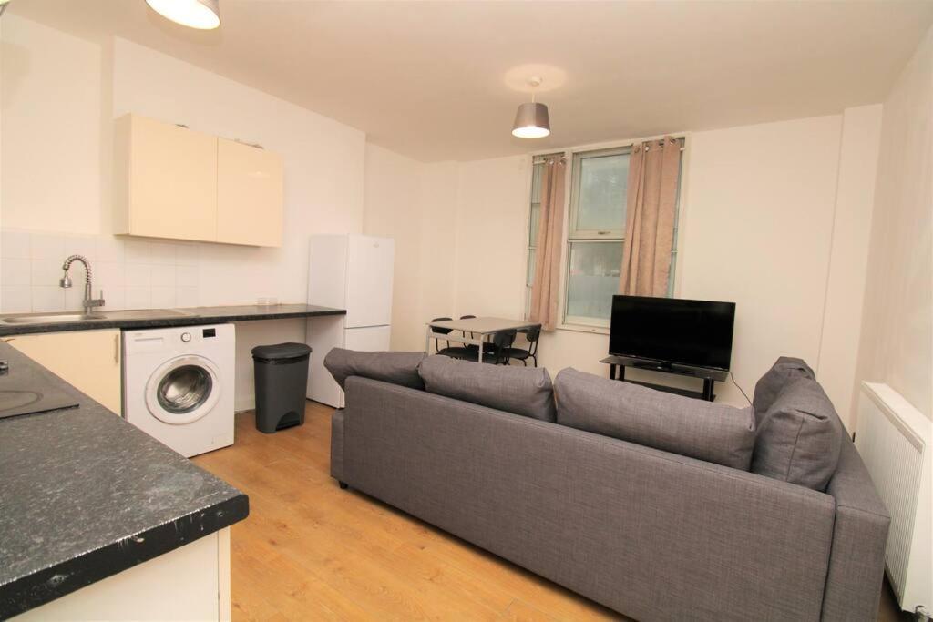 דירות לונדון Ideal 2 Bed Flat Close To City מראה חיצוני תמונה