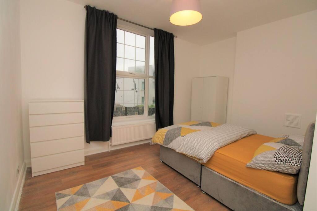 דירות לונדון Ideal 2 Bed Flat Close To City מראה חיצוני תמונה